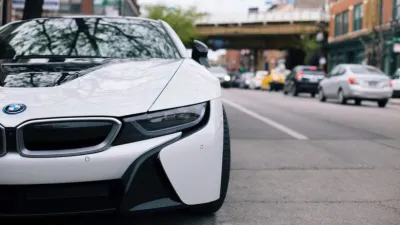ما لا تعرفه عن سيارة بي إم دبليو i8