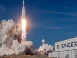 SpaceX تهدف لوضع محطات الانترنت الفضائى على المركبات والطائرات