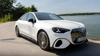 مراجعة سيارة 2027 Mercedes-Benz C-Class EV: بقوة 483 حصاناً ونهاية حقبة EQ
