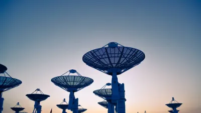 أجهزة الإرسال والاستقبال في اتصالات الأقمار الصناعية Satellite Transponder