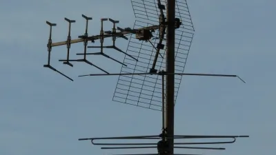 هوائي عاكس الزاوية للموجات Corner Reflector Antennas