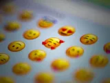 كيفية البحث عن لوحة المفاتيح إيموجي واستخدامها لهواتف جالكسي