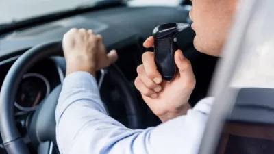 مجلس النواب الأمريكي يرفض إلغاء التشريع الإلزامي لـ'مفتاح إيقاف' السيارات في قانون البنية التحتية 2021