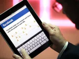 10 أسباب تُجيب على سؤال لماذا نستخدم فيسبوك بشكل دائم