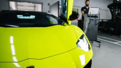 عرض إكسسوارات لامبورغيني في السعودية