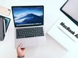 هل يستحق MacBook Air الجديد كل هذه الضجة التي تُحدثها آبل؟.. إليك نظرة على مميزات هذا الحاسوب وعيوبه