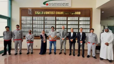 زيارة وفد من نيسان للمعهد العالي السعودي للسيارات