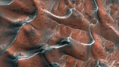 مركبة ناسا المدارية تلتقط صورة للكثبان الرملية لكوكب المريخ