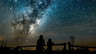 كيف أثر فيروس كورونا على رؤية النجوم فى بريطانيا.. اعرف إيه العلاقة؟