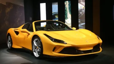 مراجعة فيراري F8 سبايدر 2020 .. أداء رياضي راقي