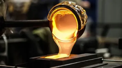 Scientists Can Now Rewrite the Atomic Structure of Glass While It Melts