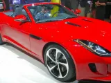 جاجوار FType 2016 تحصل علي ناقل مانيوال بسعر يبدأ من 65.000 دولار