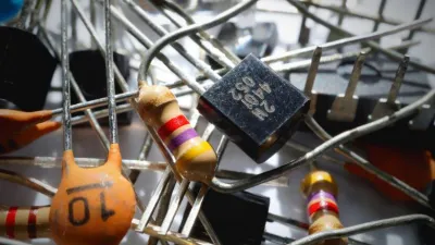 الفرق بين المكونات النشطة والخاملة Active vs Passive Components