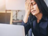 طرق لحماية العين من أشعة الحاسب