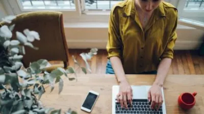 الصينيون يبتكرون نسيجا ذكيا يساعد فى تصحيح وضعية الجلوس