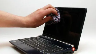 تنظيف الكمبيوتر من الأوساخ والغبار