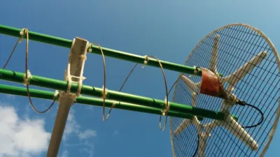 الهوائي الحلزوني Helical Antenna