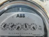الواطميتر لقياس معامل القدرة المنخفض – Low Power Factor Wattmeter