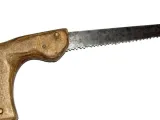قصة اختراع المنشار