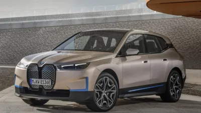 BMW تعترف بأن المركبات الكهربائية أكثر أهمية من أي وقت مضى