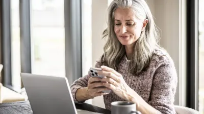 Americans Choose Banking Apps Over Social Media as AI Financial Advice Surges