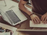 كيفية تغيير لغة عرض جهاز الكمبيوتر Windows