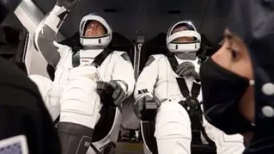 مركبة ناسا تسقط مروحية Ingenuity قبل أول رحلة لكوكب آخر