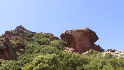 التراكيب الجيولوجية الجاذبية