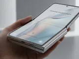 تسريبات Galaxy Z Flip 8 تكشف عن شاشة خالية من الطيات وتصميم أخف وزناً
