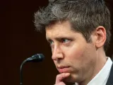 سام ألتمان في موقف دفاعي مع مواجهة شركة OpenAI لأزمة غير تقنية