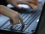 الموافقة على تسوية مشاكل لوحة مفاتيح بقيمة 50 مليون دولار من أبل