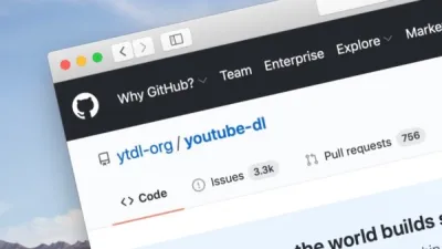 يقوم GitHub باستعادة Youtube-dl أداة تنزيل الفيديو التي تم العثور عليها في نزاع DMCA