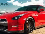 نيسان GTR ألفا 7 النابضة باللون الأحمر هي ببساطة مذهلة !!
