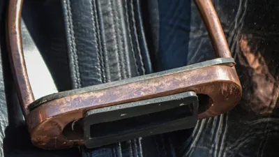 قصة اختراع الركاب Stirrup