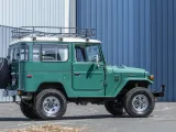 توم هانكس يعرض سيارته تويوتا FJ40 لاندكروزر موديل 1980 للبيع