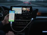 لماذا يُعد التخلي عن الاتصال اللاسلكي في نظام Android Auto والعودة لكابل USB الترقية الأفضل؟