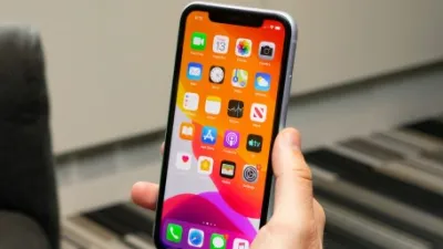 تقدم Apple بدائل مجانية لشاشات iPhone 11 غير المستجيبة
