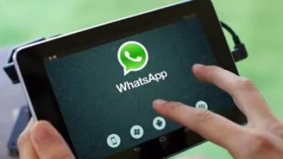 خدمة محيرة من واتساب تتيح توجيه الرسائل إلى المجموعات فى وقت واحد