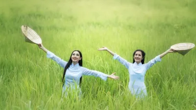 ما هي خاصية الامادية في المنتج السياحي؟