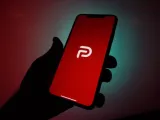 يقول الرئيس التنفيذي لشركة Parler أنه حتى محاميه تخلوا عنه