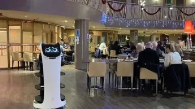 سلسلة مطاعم صينية تستخدم روبوتات لتقديم الطعام.. اعرف التفاصيل