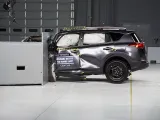 تويوتا راف 4 تحصل على تقييم سئ للأمان في اختبار IIHS