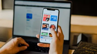 كيف تستمع إلى البودكاست على أيفون؟