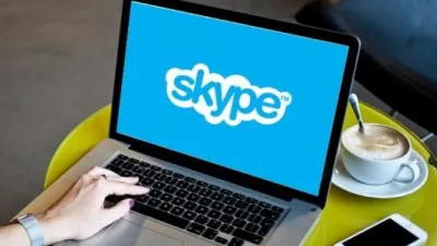 إضافة صديق على سكايب عبر الويب