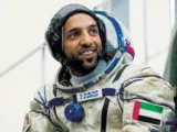 شاهد رائد الفضاء الإماراتى سلطان النيادى يمارس اليوجا فى الفضاء