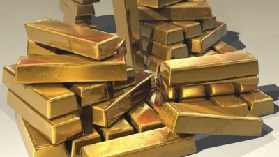 ما هو الفرق بين عنصري الذهب والنحاس؟