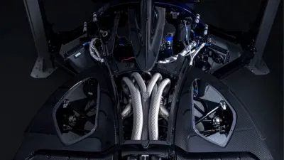 شركة Apollo Automobil تكشف عن عادم Dragon Skin المطبوع ثلاثي الأبعاد لسيارتها الخارقة EVO