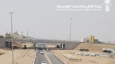 النقل تفتتح الحركة المرورية أسفل جسر في مكة