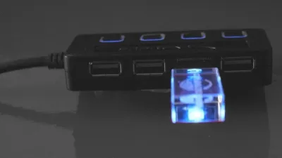 موزع الناقل التسلسلي العالمي USB Hub