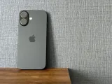 iPhone 17 Dominates Q2 2026 as Apple Captures Half of Global Smartphone Revenue